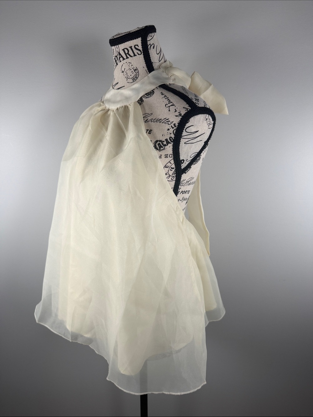 Mabel Ivory Tulle Halter Tie-Back Blouse Medium Loose Fit
